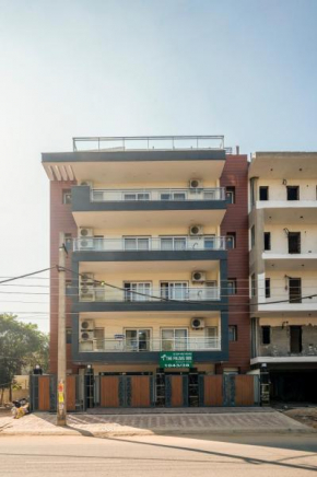 The Palms Inn I Near Medanta Medicity I Sec-38